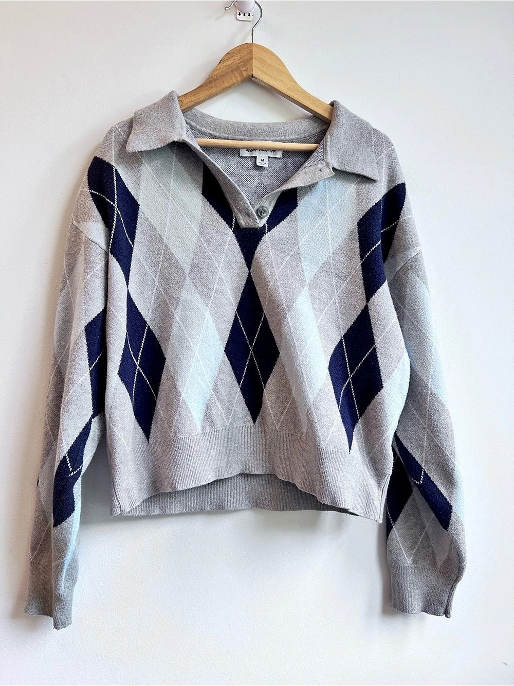 Urban Weekend Women's Argyle V-Neck Sweater Size Medium
